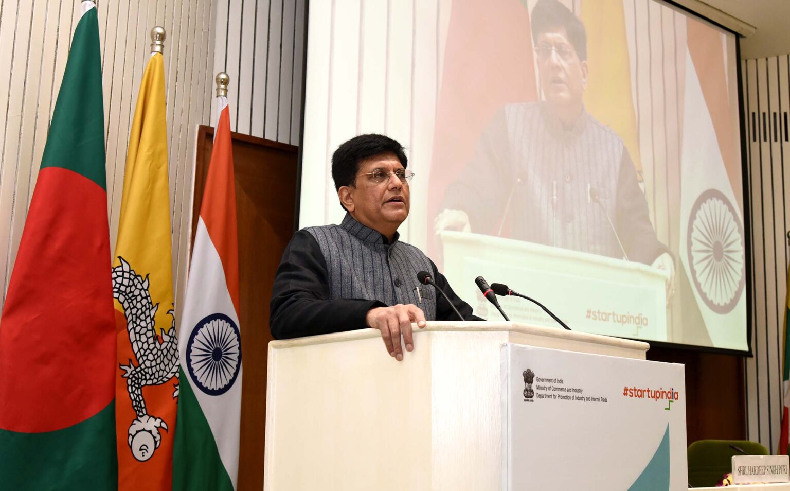 inaugurates